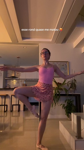 mais um dia me desafiando 🥵 #ballet #ballerina #ballettok #balletdancer