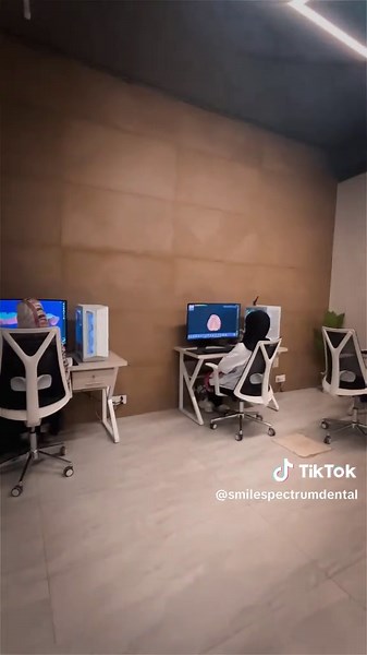 This is what we do at Smile Soectrum Dental! 🦷 #peshawar #dentist #cosmeticdentistry #digitaldentistry #implants #implantdentistry #smilemakeover #orthodontist #zirconiacrown #zirconia #aestheticdentistry