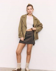 Stradivarius - Mini jupe-short en imitation daim - Marron | ASOS