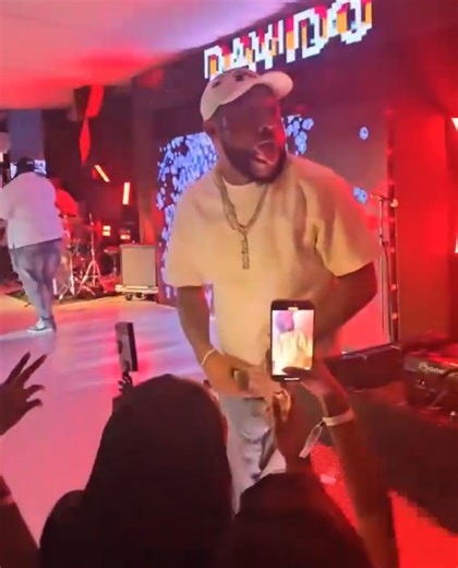 Davido, Wizkid And Burna Boy Perform At Tony Elumelu's All White Party (video) - Celebrities - Nairaland