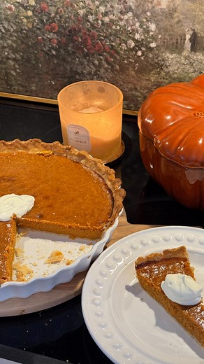 10K views · 550 reactions | the real question is… pumpkin or pecan pie?! 不 . . . . . . #easyrecipe #easyrecipes #cooking #baking #piemaking #pinterestinspired #pinterestaesthetic #pinterest #cottagecore #thanksgiving #thanksgiving旅 #pumpkinpie #holidayrecipe #thanksgivingrecipes #thanksgivingrecipes #fallrecipes #fall | Jess Costantino | Facebook