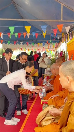 ; ดร.อิ่ม ธีรรัตน์ สำเร็จวาณิชย์ ร่วมงานทำบุญปีใหม่ 2569 บ้านเอื้ออาทร ร่มเกล้า นิติ 4 เป็นประจำทุกปี เราได้พบกัน เพื่อความเป็นสิริมงคล ขอให้พี่น้องทุกคนมีความสุขมาก ๆ คิดหวังสิ่งใดขอให้สำเร็จดังใจปรารถนาทุกประการค่ะ 🙏🏻🤍🥰 . ; 18 ม.ค. 2569 | • #ธีรรัตน์สำเร็จวาณิชย์ #ลาดกระบังต้องธีรรัตน์