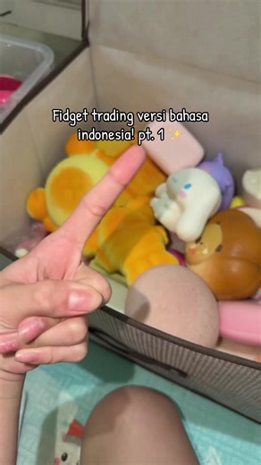 Celyn (@celynpetracia)’s video of Fidget Trading