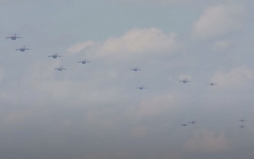 实拍C17环球霸王大规模集群编队