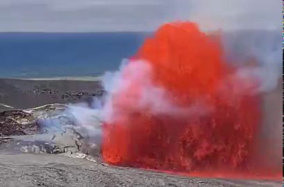 NEW 🚨 Hawaii’s Kilauea volcano erupts
