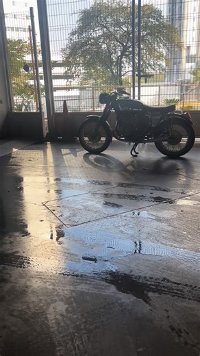 Cafe Racer Monterrey on Instagram: ". Back to life. BMW Toaster R75/5 de 1972 La tenia medio abandonada la BMW. Regresó a la vida. Un proyecto que traigo con ella."