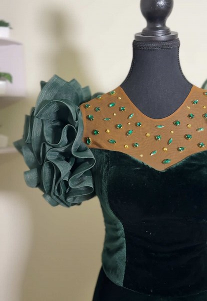 Creative Ruffle Sleeve DIY Fashion Project