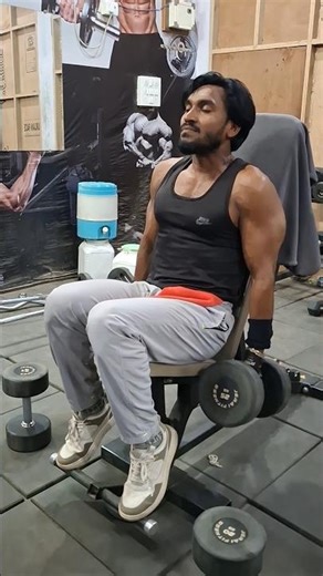 Build BIG Traps Fast! Dumbbell Shrugs Workout 🏋️‍♂️ #Shorts