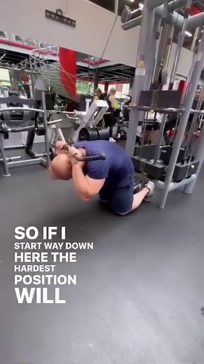 Things to focus on with the kneeling cable crunch: 1. Create a stable position by anchoring your heels into the bench. 2. Pull your hands in right behind your head. 3. Get your relative angle correct. 4. Force an exhale breathing pattern. Drop a 💪🏻 if you enjoy these exercise execution videos. And please hit the share button- help us empower more people to do these CORRECTLY and get better results. | Ben Pakulski IFBB Pro