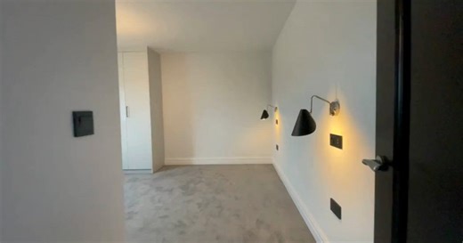 It's not just the master suite that feels luxurious... The Westminster also boasts beautifully designed ensuite wet rooms in bedrooms two and three. No more fights over who gets the best bedroom, or worrying about not having enough space for guests to spend the weekend with you. With two more bedrooms and a family bathroom, The Westminster isn't short of space. Come and see for yourself. Book a private viewing with Caroline on 07919 532000 or email caroline@cairnshomes.co.uk. 📍 Marina Quays, Ne