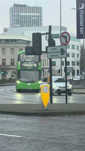 Buspotting wright streetdeck electroliners both on route 15
