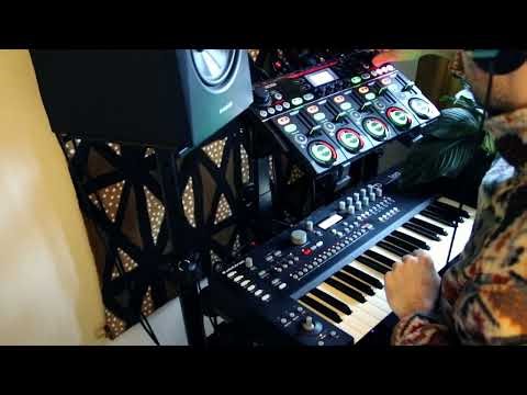 First jam with Boss RC505 + Analog Keys