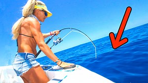 We put out some live baits way way offshore with Cameraman Ron and you won't believe what happened!!!! | Darcizzle Offshore