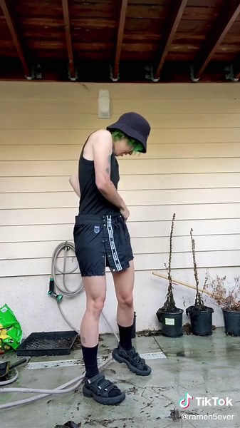 please bring tear-away pants back to mainstream i need to grow my wardrobe with them #fyp