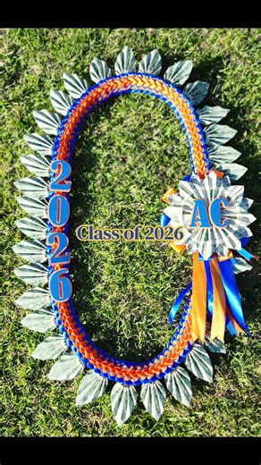 Class of 2026 Graduation Lei Money Graduation Lei Dm to order shipping is available ✨️ inspired by @Lei she is the best Collar de Graduacion con dinero se hacen envios #lei #moneylei #graduationlei #makemefamous #fyp