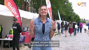 🏊‍♂️ Découvrez la nage en eau libre avec les @[Open Swim Stars Harmonie Mutuelle - La France à la nage - Paris (France). 👉 Cette discipline offre de nombreux bienfaits pour la santé, mais suscite encore beaucoup d'appréhensions. Les vagues, les courants et le sentiment d'insécurité sont autant de raisons qui peuvent nous faire hésiter. ✅ Pour lever ces freins, plusieurs sessions d'initiation ont été organisées en amont des épreuves. Encadrées par des coachs certifiés, ces séances permettent à 