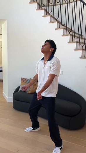 Andrew Davila (@andrew.davila)’s videos with Lights - ємιя