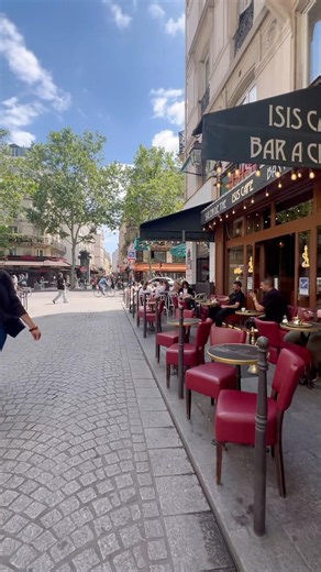 This is How Paris Gets Inside Your Head #paris #wanderlust #shorts