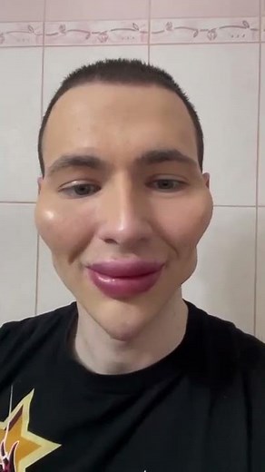 Alien Face Transformation / Bazooka Hands