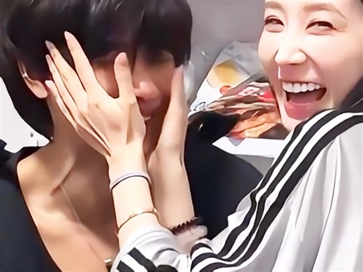 别看王老师笑成这样，估计心里都心疼坏了