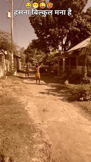 ❁ ℛ𝒶𝒿ℯ𝓈𝒽 ❀ ℛ𝒶𝓊𝓈𝒽𝒶𝓃 ❁ on Instagram: "日本利用压电瓷砖将脚步转化为电能。这些瓷砖捕捉来自你脚步的动能。当你行走时，你的重量和动作会对瓷砖产生压力。瓷砖会轻微弯曲，从而产生机械应力。瓷砖内部的压电材料将这种应力转化为电能。每一步都会产生少量电荷，而数百万步结合在一起就能产生足够的电力来驱动 LED 灯、数字显示屏和传感器。在像涩谷车站这样繁忙的地方，每天大约有 240 万个脚步为这一系统作出贡献。这些电能可以被储存或立即使用，从而减少对传统电力来源的依赖，并支持可持续的城市基础设施。这种方法将日常运动转化为实用的可再生能源 #日本 #知识 #事实 #你知道吗 #推荐 科技 创新 历史 技术 实验 热门 日本利用压电瓷砖将脚步转化为电能。这些瓷砖捕捉来自你脚步的动能。当你行走时，你的重量和动作会对瓷砖产生压力。瓷砖会轻微弯曲，从而产生机械应力。瓷砖内部的压电材料将这种应力转化为电能。每一步都会产生少量电荷，而数百万步结合在一起就能产生足够的电力来驱动 LED 灯、数字显示屏和传感器。在像涩谷车站这样繁忙的地方，每天大约有 240 万个脚