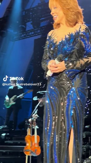 Reba McEntire's Unforgettable Tour Moments