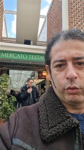 in giro con Sor Mario Chef Mercato di Testaccio #viral#cooking#shorts#italy#chef#amor