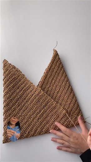 How To Make A Crochet Bag From A Rectangle! | DailyCrochet.com