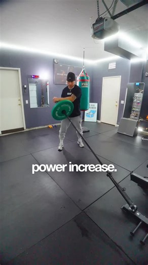 Boxing training by Jessy Martinez on Instagram: "Increase punching power by increasing rotational strength 🥊 @majorfitness_global Studies are showing a direct correlation between core muscle mass and punching power, so it’s super important to have a well rounded core strengthening program to not only increase punching power but to also prevent injuries. #boxing #boxeo #boxingtraining #boxingworkout #fight"