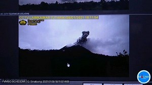 Gunung Sinabung Erupsi Lagi, Luncurkan Abu Vulkanik Setinggi 700 Meter Mengarah ke Utara - Tribunnews.com