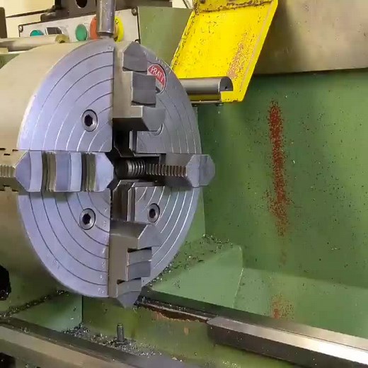 Metalworking Machine in Action: Precision Cutting Techniques