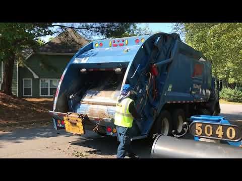 Allied Waste Services: Mack MR Rear Load Garbage truck