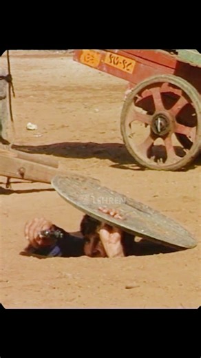 Akshay Kumar Pops Out Of The Pothole With A Gun - Angaaray (1998) Action Scene BTS #akshaykumar | Lehren