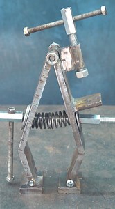 32K views · 350 reactions | Clamp Locekd Idea #crafter #DIYER #welder #tricks #DIY #welding #woodwork #jig #tips #craft #crafty #crafting #metal #hacks #woodworking #metalworking #metalwork #jigs #making #tooltips #handmade | DIYer & Crafts | Facebook