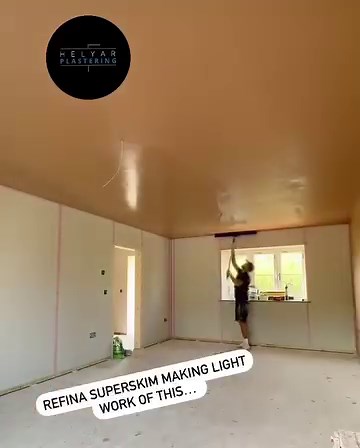 6.6K views · 100 reactions | Using the Refina SUPERSKIM for flattening in first coat! Helyar Plastering loves this bit of kit Check out the range: https://www.refina.co.uk/jolisearch?s=superskim+ #refina #plastering #plasterer | REFINA | Facebook