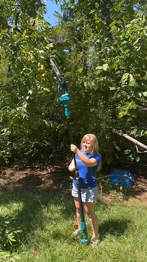 🔥 BLACK FRIDAY DEAL – LIMITED TIME! 🌳 Reach high branches safely — no ladder needed. Meet the H92 Pro (21V · 6” Blade · Telescopic Pole) — the lightweight, extended-reach mini chainsaw designed to prune tall branches from the ground with total control. Forget climbing, wobbling, or risking a fall. Cut smarter. Cut safer. Cut faster. | Sawven