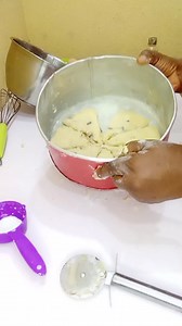 Full video on how to make scones Scones are yummy and healthy British snacks made of flour, sugar, baking powder, milk etc. And they are so easy to prepare SCONES RECIPE Flour 250g Sugar 80g Cold margarine 100g Salt ½ teaspoon Baking powder 1 teaspoon Buttermilk ½ cup Egg 1 Flavour 1 teaspoon Chocolate chip, berries ,nut Procedure in a bowl add the flour, sugar, salt and Mix together. Break the cold margarine into small pieces and mixed together until it look like crumbs. In a separate bowl brea