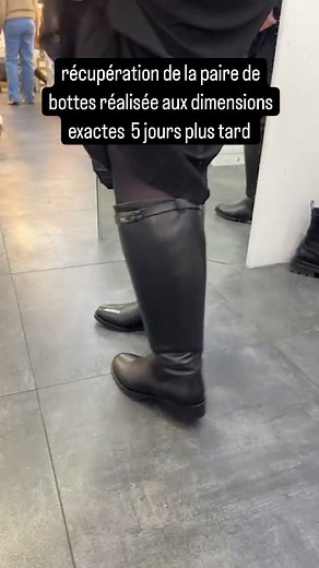 botte réalisée sur mesures avec rajout de,cuir totalement invisible, , c'est mon travail de,maître artisan bottier qui fait que je peux réaliser le rêve de mes clientes, @Shoeshopatrick #Shoeshop 94 rue du faubourg Saint Antoine Paris 12ème métro Ledru Rollin 01.43.46.31.10 www.shoeshop.fr 💋 | Shoeshop Patrick