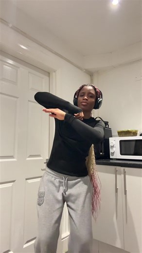 Strut Walk Challenge: Master Fun Dance Moves