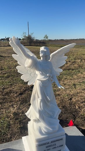 Beautiful Angel Statue set in Temple, Texas. #Headstones #Angel #Texas #USA | Memorials by Cortland