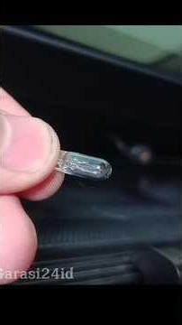 Replacing the Lower Illumination Lamp on the Honda Freed Head Unit #automotive #hondafreed #cartu...