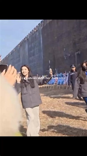 Lu Yuxiao y sus Fans en Camboya