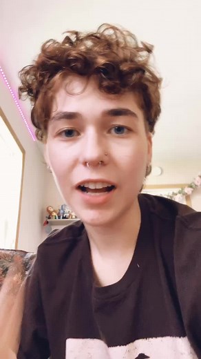 Discovering Alien Hands: A Mind-Blowing Experience