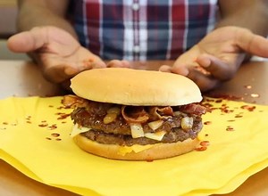 24K views · 1K reactions | The Sweet & Spicy Bacon Burger is a celebration of everything you love. | Whataburger | Facebook