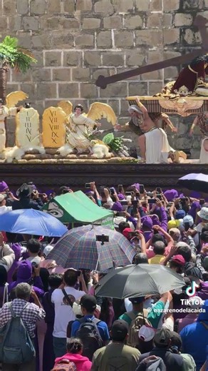 Procesión de Jesús Nazareno de la Caída de San Bartolome Becerra Antigua Guatemala Cuaresma 2026.