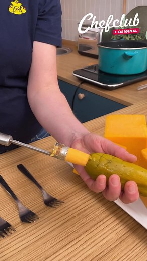 Crispy Pickle & Cheeseburger Roll! This dish will pickle your fancy 🥒🍔 | Chefclub GruB