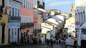 clip-4677398-street-view-time-lapse-pedestrian-traffic-on