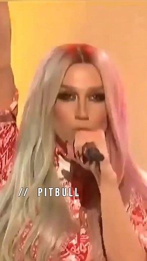 Pitbull & Ke$ha Live Performance at American Music Awards 2013