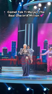 #MHnews Biduanita kita Datuk Seri Siti Nurhaliza kekal lincah di pentas! Pesonanya tak pernah pudar, mata terpaku memandang tanpa jemu! | MEDIA HIBURAN