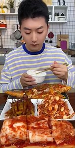 A yellow croaker and three kimchis make a delicious meal. #foodshorts #shortsvideo #KoreanFood